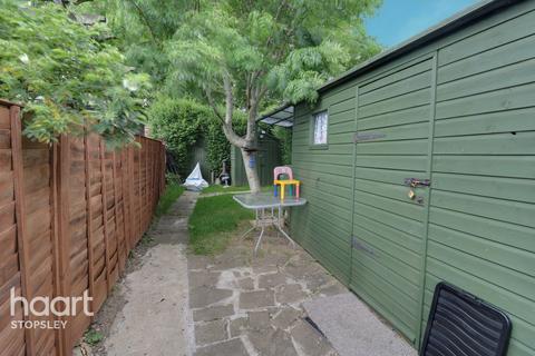 32 Hazelwood Close, Luton, LU2 8AR