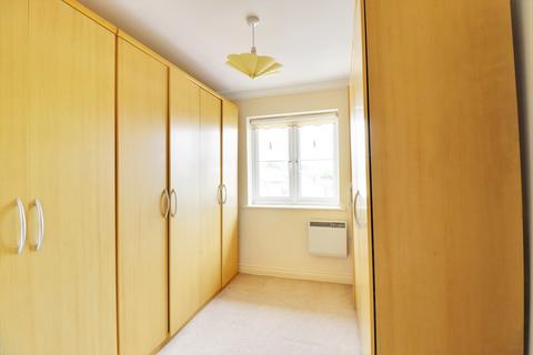 2 bedroom flat for sale - Hart Road, Thundersley