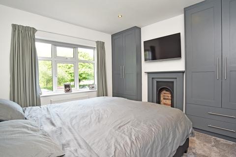38 Hookstone Road, Harrogate, HG2 8BW