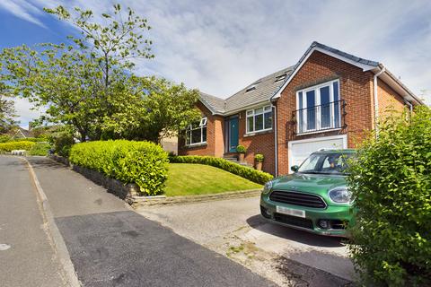 19 Burnedge Fold Road, Grasscroft, Oldham, OL4 4EE