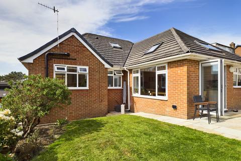 19 Burnedge Fold Road, Grasscroft, Oldham, OL4 4EE
