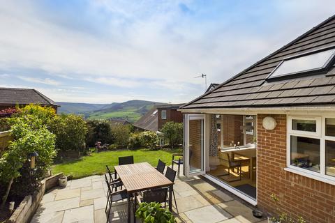 19 Burnedge Fold Road, Grasscroft, Oldham, OL4 4EE
