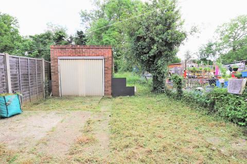13 Blacklands Drive, Hayes, UB4 8EU