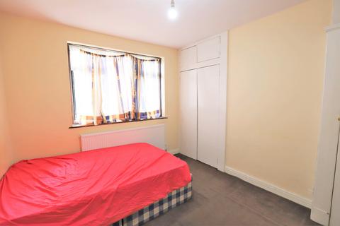 13 Blacklands Drive, Hayes, UB4 8EU
