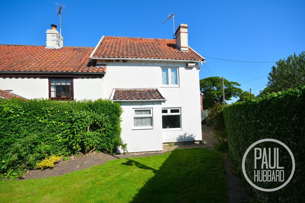 Rushmere Road, Carlton Colville, Lowestoft 2 bed cottage for sale £