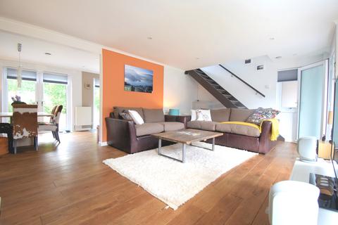43 Southview Close, Rayleigh, SS6 7LX