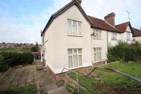 5 bedroom semi-detached house to rent, Suffield Road, Hp11