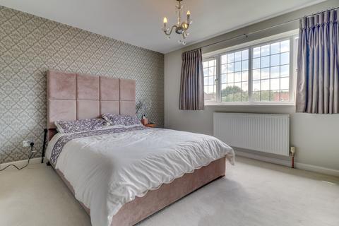 2 Ashton Croft, Solihull, B91 3TY