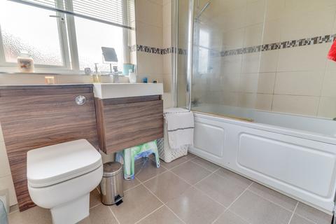 2 Ashton Croft, Solihull, B91 3TY