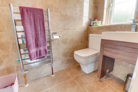 2 Ashton Croft, Solihull, B91 3TY