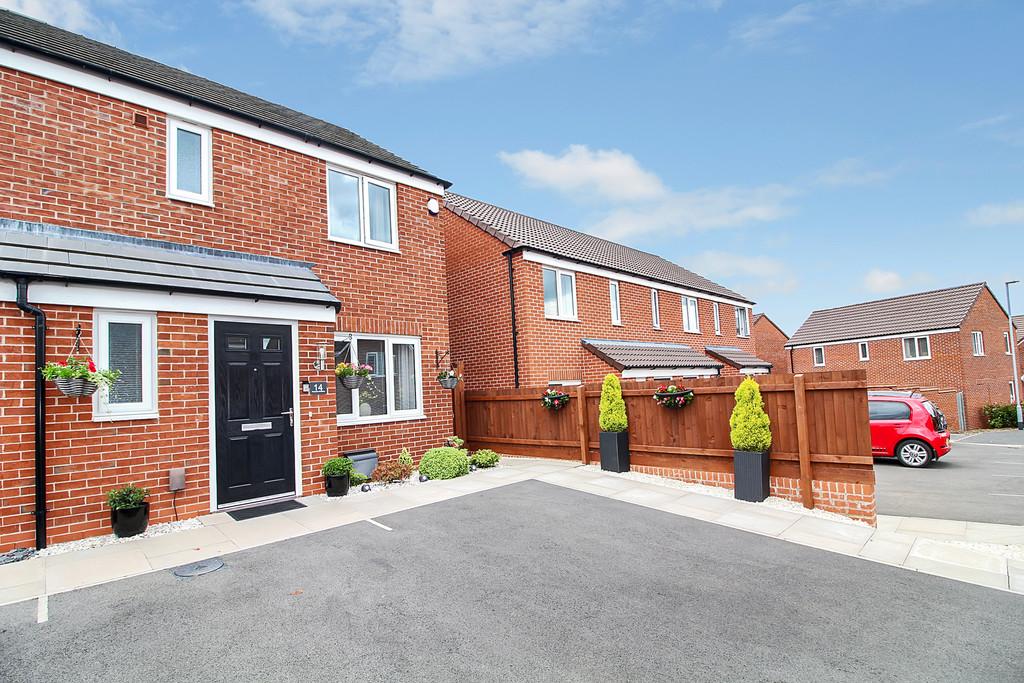 Peacock Gardens, East Leake 3 bed semidetached house £250,000
