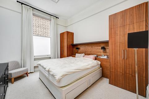 2 bedroom flat to rent, Courtfield Gardens, South Kensington, London