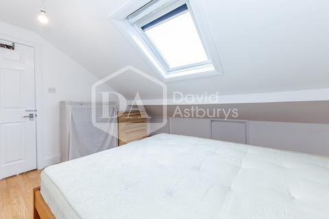 3 bedroom flat to rent, Fairbridge Road, Archway, London