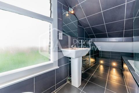 3 bedroom flat to rent, Fairbridge Road, Archway, London