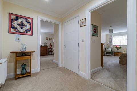 2 bedroom ground floor flat for sale - Fleur De Lis, Haywards Heath