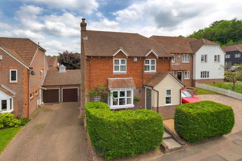 7 Brindles Field, Tonbridge, TN9 2YR