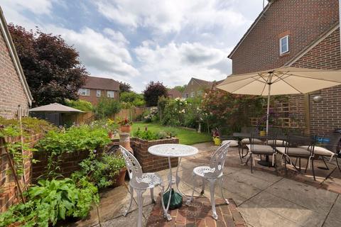 7 Brindles Field, Tonbridge, TN9 2YR