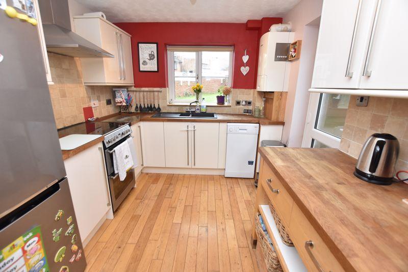 Chapman Court, Saltash 3 bed detached house £270,000