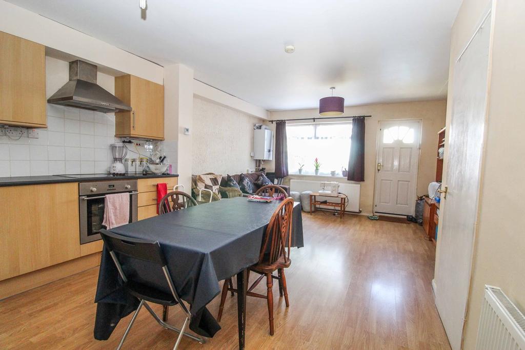 Ingleby Road, ILFORD, IG1 1 bed ground floor flat £240,000