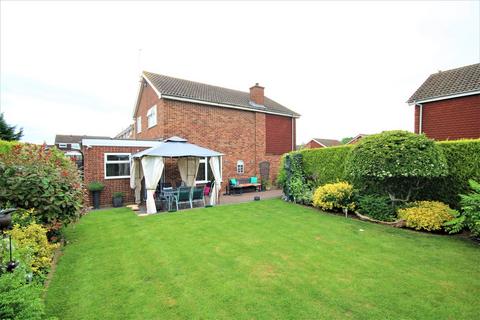 4 bedroom detached house for sale, Tiffany Close, Bletchley, Milton Keynes, MK2