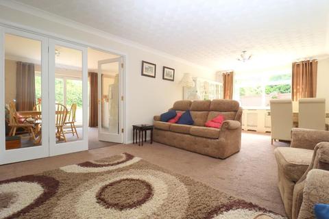 31 Hillcrest Avenue, Luton, LU2 7AB