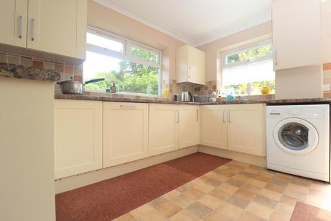 31 Hillcrest Avenue, Luton, LU2 7AB