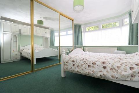 31 Hillcrest Avenue, Luton, LU2 7AB