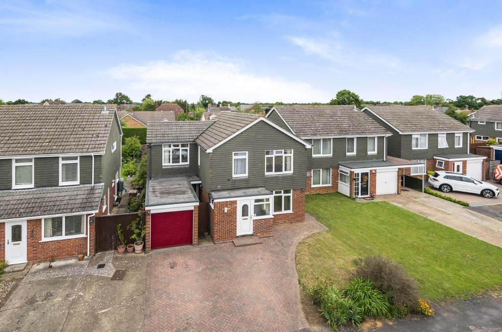 Tawney Close, Capel St Mary, Suffolk, IP9 2HR 4 bed detached house £