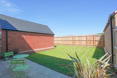 6 Anstee Close, Banbury, OX16 9ZW