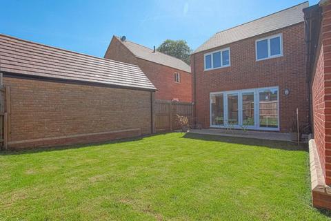 6 Anstee Close, Banbury, OX16 9ZW