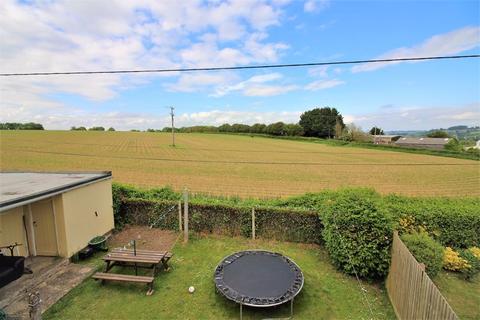 25 Donyatt Hill, Ilminster, TA19 0RZ
