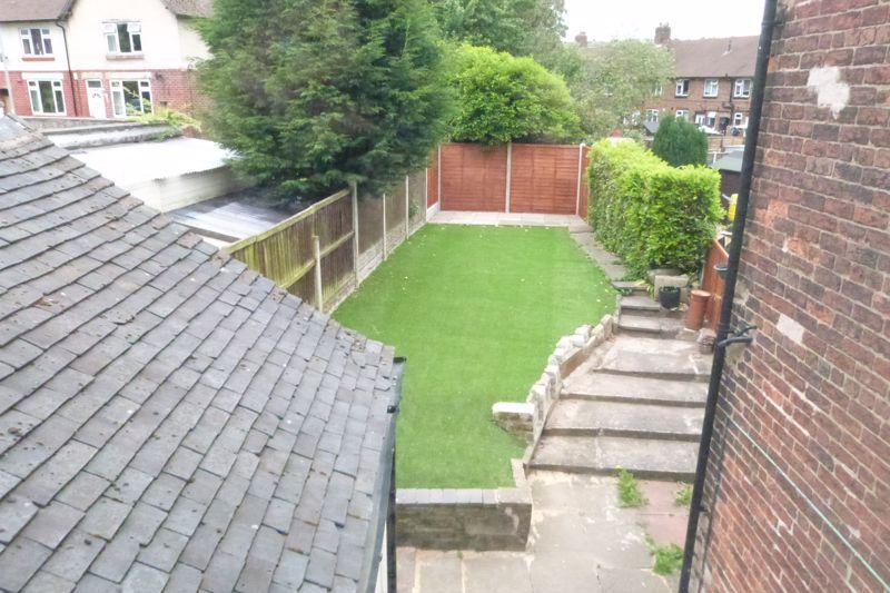 Station Road, Biddulph... 2 bed terraced house £495 pcm (£114 pw)