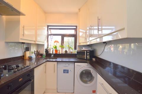 22 Oakdene Close, Pinner, HA5 4EQ