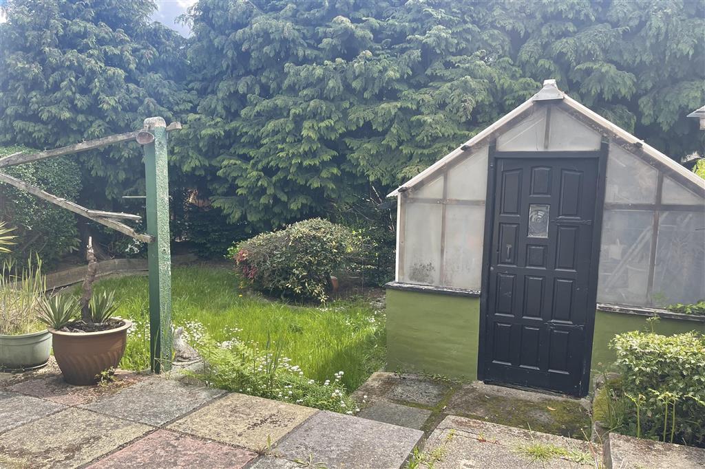 Castlewood Road, Southwater, Horsham... 3 bed terraced house £350,000