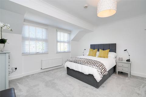 3d Castlebar Park, London, W5 1DD