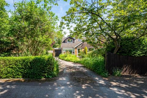12 Crow Park Drive, Burton Joyce, Nottingham, NG14 5AS