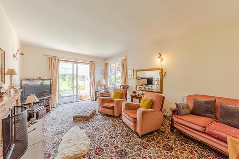 12 Crow Park Drive, Burton Joyce, Nottingham, NG14 5AS