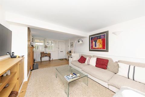 7 Lancaster Place, London, SW19 5DP