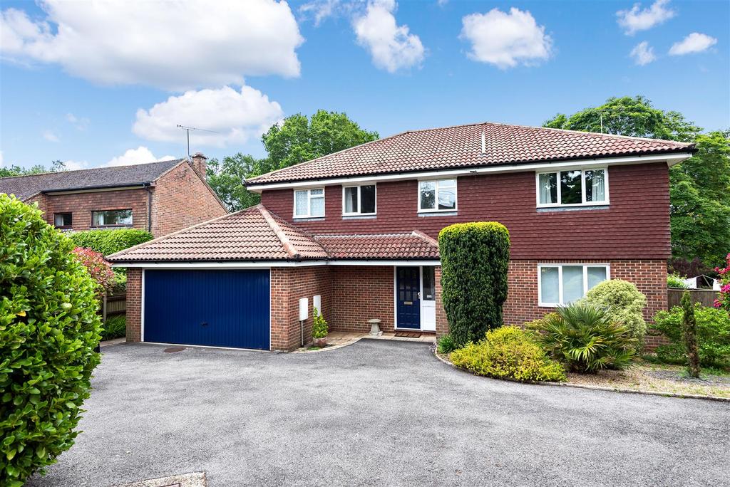 Durford Road, Petersfield 5 bed detached house £880,000
