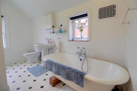 52 Edinburgh Road, Reading, RG30 2UB
