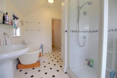 52 Edinburgh Road, Reading, RG30 2UB