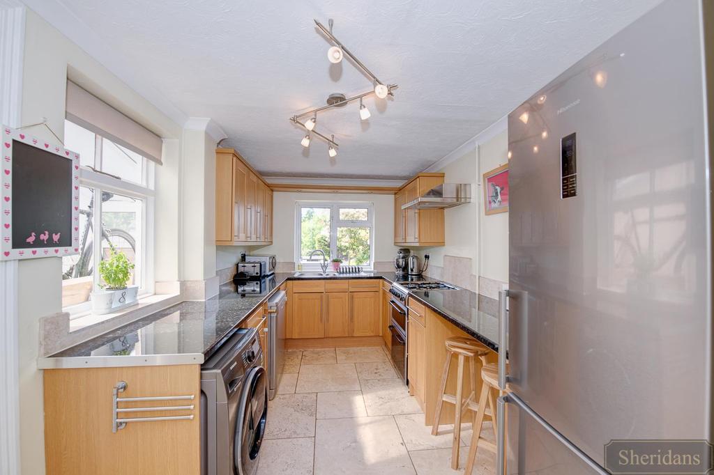Avenue Approach, Bury St Edmunds 2 bed terraced house £315,000