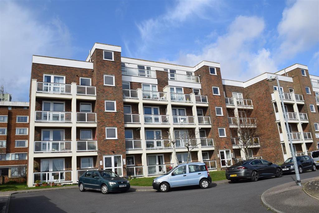 Harewood Close, BexhillOnSea 2 bed flat £179,950