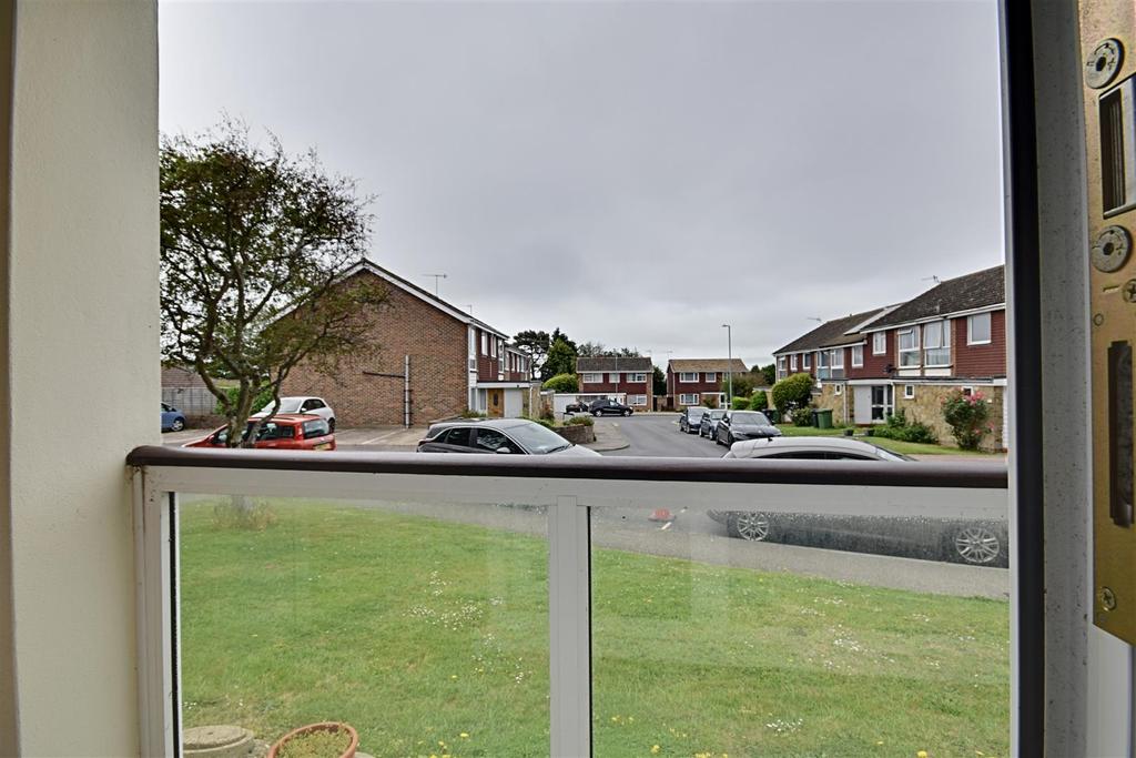 Harewood Close, BexhillOnSea 2 bed flat £179,950