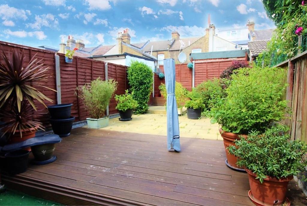 Westerham Road, London 1 bed flat £325,000
