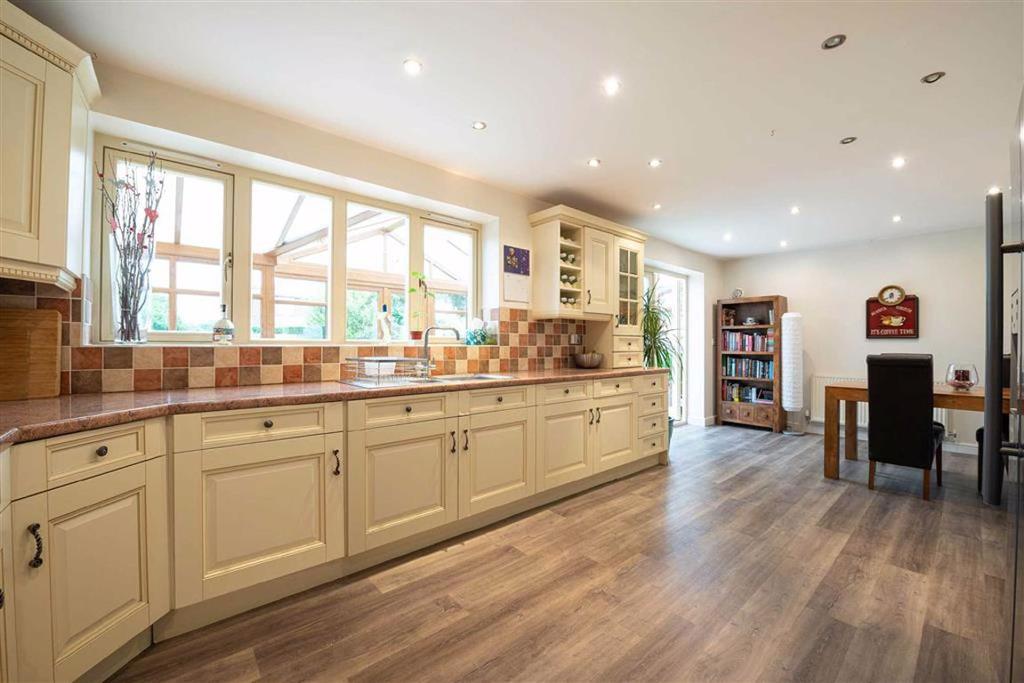 Waldron Road, Haslington Crewe, Cheshire 5 bed detached house £459,500