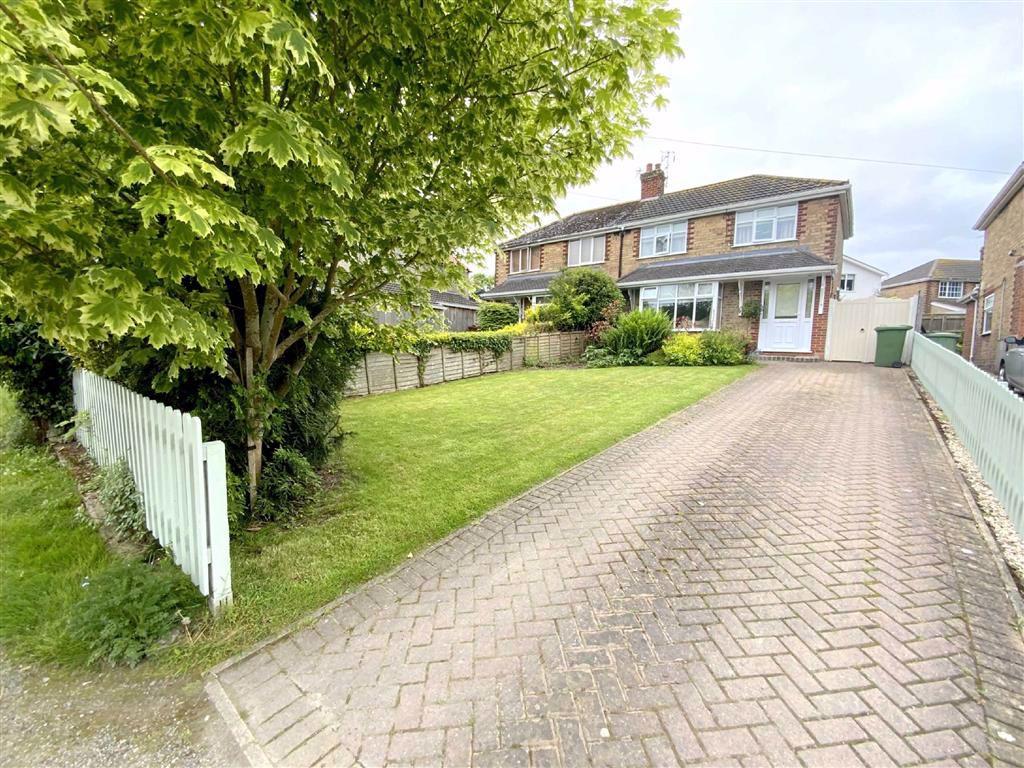 Kirkside, Waltham, North East Lincolnshire 2 bed semidetached house