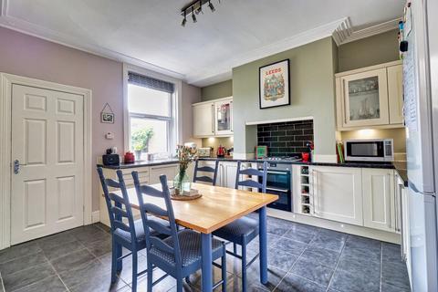 44 Carrbottom Road, Greengates, Bradford, BD10 0BB