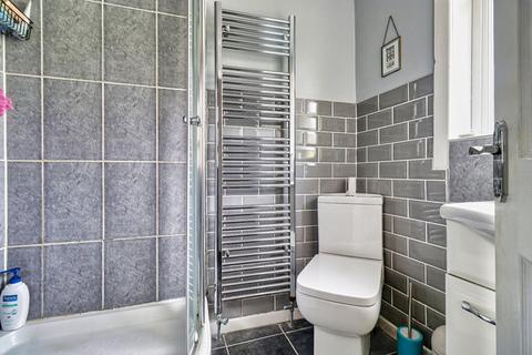 44 Carrbottom Road, Greengates, Bradford, BD10 0BB