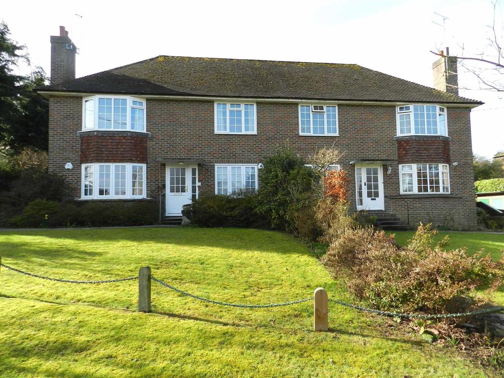 Ottafield Court, Greenways, Haywards... 2 bed flat £975 pcm (£225 pw)